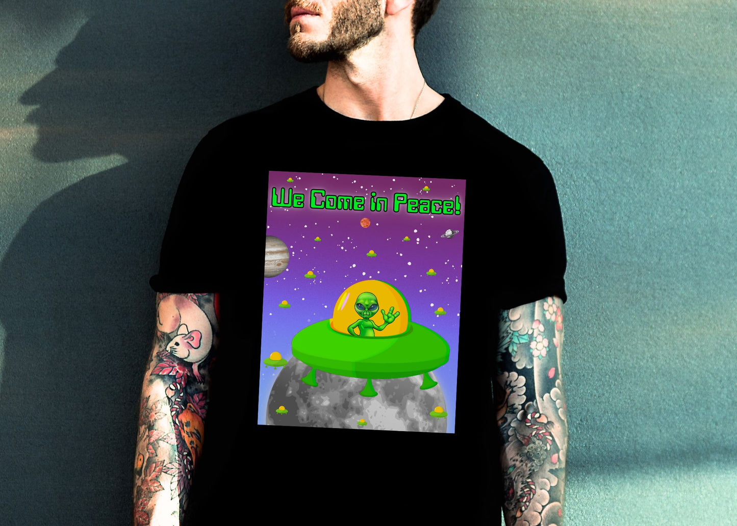 We Come In Peace Says the Friendly Alien - Short Sleeve T-Shirt