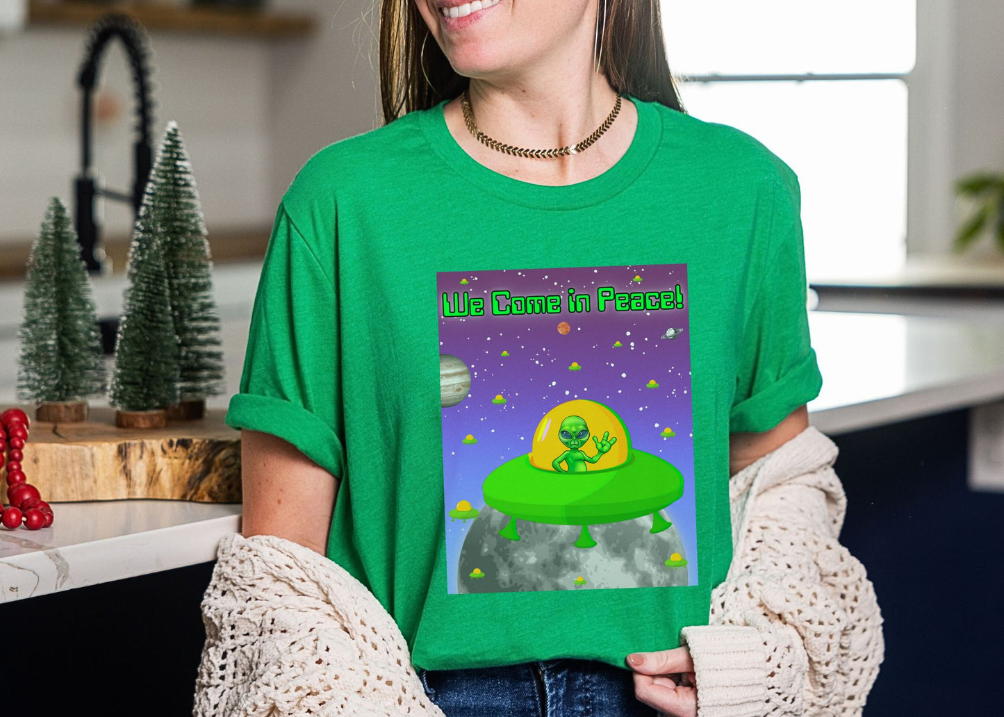 We Come In Peace Says the Friendly Alien - Short Sleeve T-Shirt