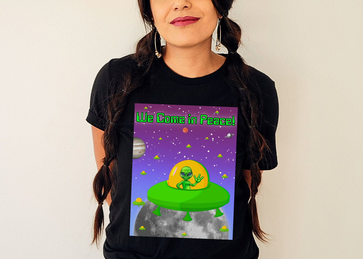 We Come In Peace Says the Friendly Alien - Short Sleeve T-Shirt